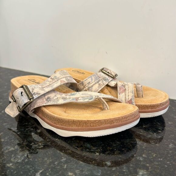 Clarks Women's Collection Brynn Madi Sand Interest Sandals 261-66236 size 7 M - Picture 1 of 9
